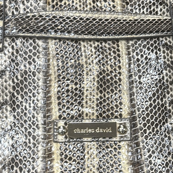 Charles Davis faux snake bag w/ cuff bracelet. - Picture 3 of 6